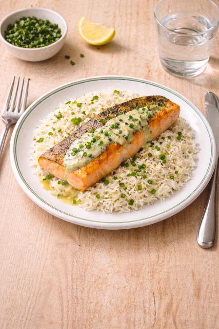 Filet de truite et riz basmati, sauce à la ciboulette