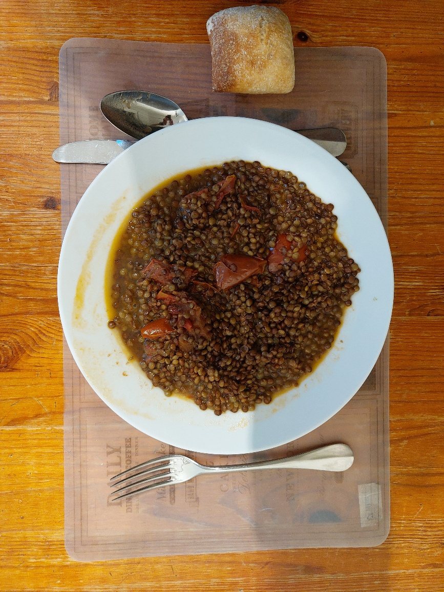 Dahl de lentilles corail aux épices douces *